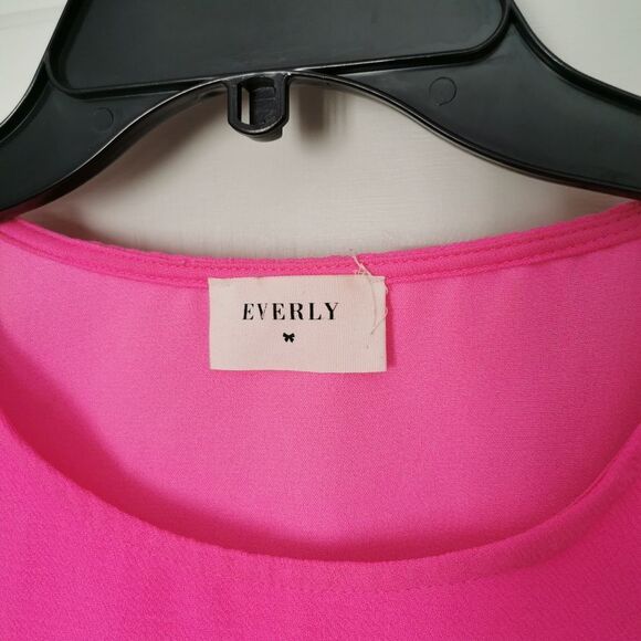 Everly scalloped top size S - Picture 2 of 4